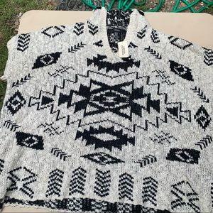 NWT/forever 21 women knit cape sweater/S-M